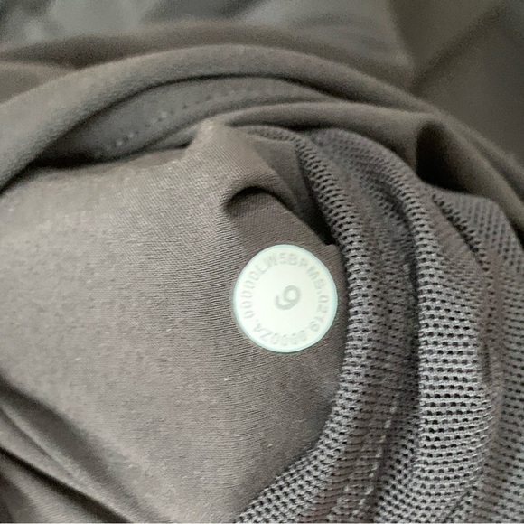 Lululemon On The Fly Pant Size 6 - Picture 3 of 10